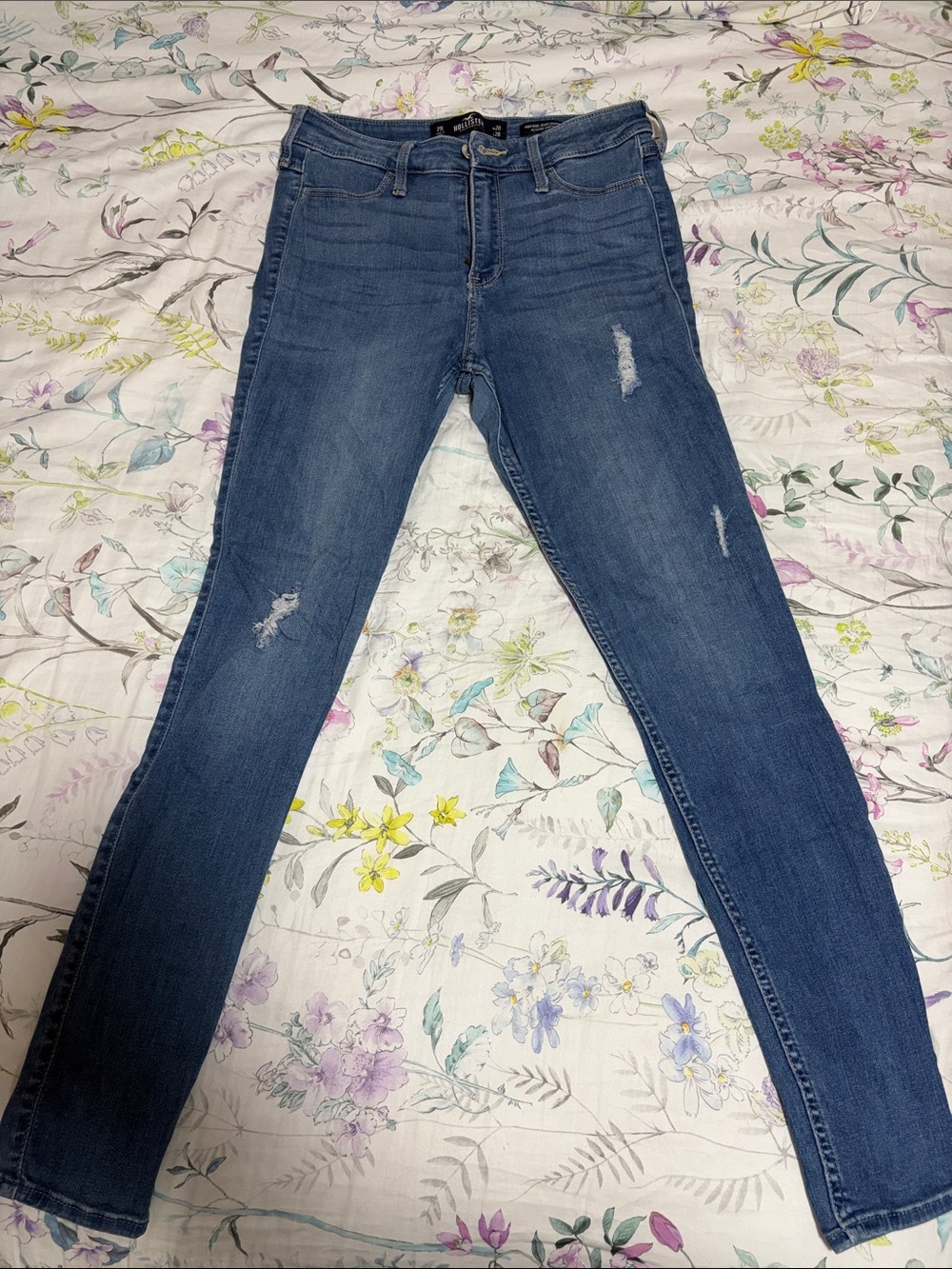 Hollister Women's Dark Blue Skinny Jeans with Light Distressing